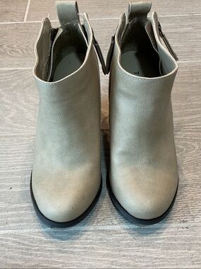 torrid Sage Faux Suede Ankle Booties Women’s Sz 6W NWT